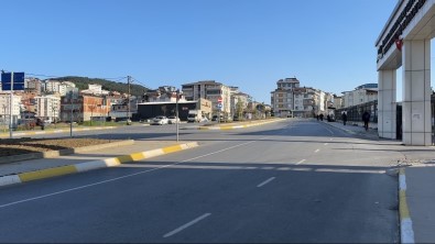 Sultanbeyli'de Otomobilin Çarptigi Kiz Çocugu Metrelerce Savruldu, Kaza Ani Kamerada