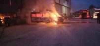 Antakya'da Park Halindeki Minibüs Alevlere Teslim Oldu