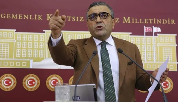 CHP’li Sezgin Tanrıkulu’ndan skandal sözler! Kamu görevlilerini tehdit etti: Yarın öbür gün devran dönerse…