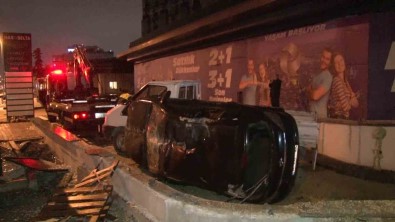 Bahçelievler E-5 Karayolu'nda Otomobil, Otobüs Duragina Çarparak Takla Atti