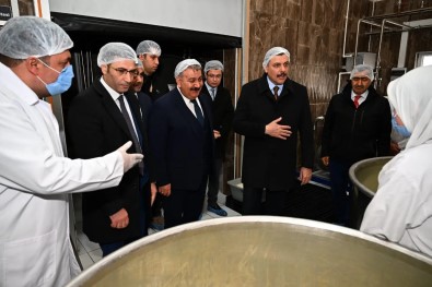 Günde 5 Ton Çig Süt Isleniyor