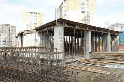 Ildem'in Ikinci Akil Küpü Kütüphanesi Hizla Yükseliyor