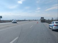 Konya'da Otomobil Tira Arkadan Çarpti Açiklamasi 2 Yarali Haberi