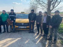 Edirne'de Ticari Taksiden 9 Kaçak Göçmen Çikti Haberi
