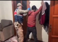 Jandarma 85 Sokak Saticisini Yakaladi