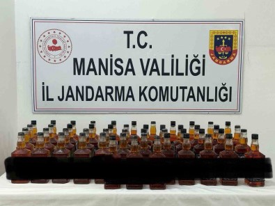 Manisa'da Bir Araç Içerisinde 50 Litre Kaçak Viski Ele Geçirildi