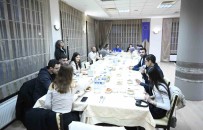 Rektör Savas 'Gençler Çalisiyor Usak Kazaniyor' Projesinin Ilk Kursiyerleriyle Bulustu