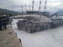 Yanan Teknelerdeki Hasar Gün Aydinlaninca Ortaya Çikti