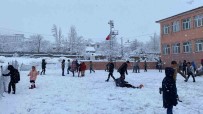Bingöl'de Kar Yagisi Nedeniyle Tüm Okullar Tatil Edildi