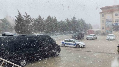 Burdur'da Mart Ayinda Lapa Lapa Kar Yagdi