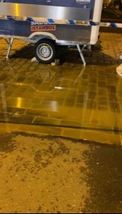 Büyükada'da Kanalizasyon Patladi, Seçim Çadirlari Pis Suyun Içinde Kaldi