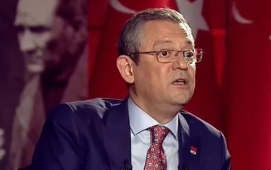 CHP Genel Başkanı Özgür Özel'den canlı yayında emanetçi tavşan itirafı! Fondaş Sözcü Yazarı Deniz Zeyrek'le birbirine girdi: 'Gelin CHP Genel Başkanı ben olayım'