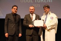 ÇOMÜ'den Ezine Gida Ihtisas Organize Sanayi Bölge Müdürü Alper Altinok'a Ödül Haberi