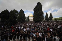 Mescid-I Aksa'da Ramazan Ayinin Ikinci Cuma Namazinda 120 Bin Müslüman Saf Tuttu Haberi