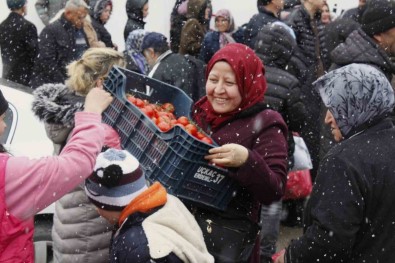 Yozgat'ta Hayirseverin Dagittigi Sebze Kisa Sürede Tükendi