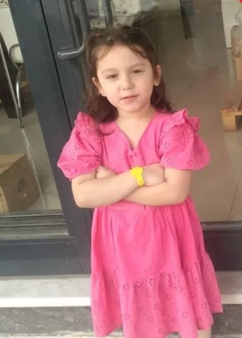 İstanbul’da sevgilisinin eşine yakalanan adam camdan atladı: Üzerine düştüğü çocuk komada!