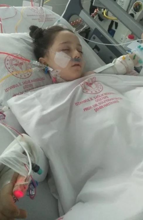 İstanbul’da sevgilisinin eşine yakalanan adam camdan atladı: Üzerine düştüğü çocuk komada!