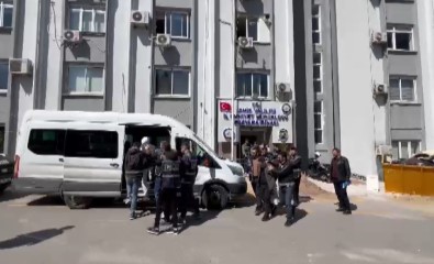 Izmir'de Metro Istasyonu Cinayetiyle Ilgili 7 Tutuklama