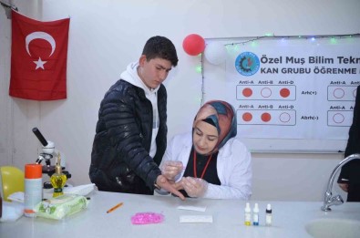 Mus'ta Kimya Ögretmeni Yaptigi Çalismayla 3 Saniyede Kan Grubunu Tespit Ediyor