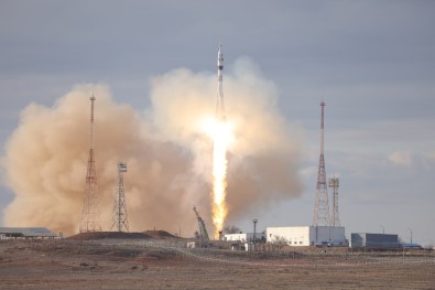 Rusya'nin Soyuz MS-25 Uzay Araci Kazakistan'dan Firlatildi