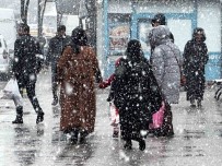 Yüksekova'da Yogun Kar Yagisi Haberi