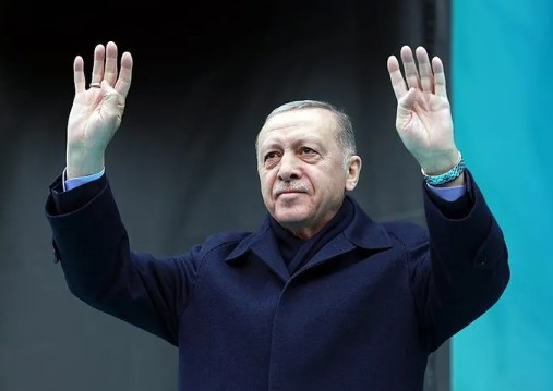 Başkan Erdoğan: Ankara'yı hizmet veremeyenlerden kurtarma vakti
