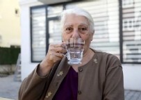 80 yıldır yağmur suyu içiyor: Çayı güzel kahvesi köpüklü olur Haberi