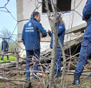 Samsun'da Yeni Yapilan Balkon Çöktü Açiklamasi 1 Ölü