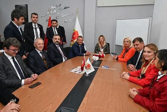 CHP'li Nilüfer Çınarlı Mutlu, Kemal Kılıçdaroğlu'nu DEM'li seçmene şikayet etti: Ülkücülerle anlaştı biz de çok kızdık!