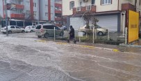 Balikesir'de 15 Dakikalik Yagis Yollari Göle Çevirdi