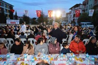 Denizli Büyüksehir Iftar Sofrasini Zeytinköy'de Kurdu
