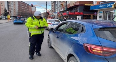 Eskisehir Il Genelinde 20 Bin 401 Sürücüye 5 Milyon 557 Bin 2 TL Para Cezasi Kesildi