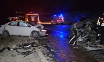 Gaziantep'te Iki Otomobil Kafa Kafaya Çarpisti Açiklamasi 2 Ölü, 6 Yarali
