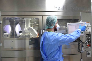 Onkoloji Ünitesinde Yeni Robotik Ilaç Hazirlama Cihaziyla Maksimum Verim