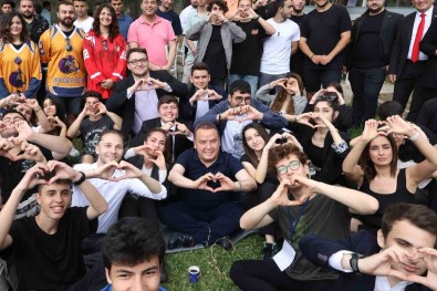 Baskan Böcek Açiklamasi 'Halkçi Projeler Sürecek'