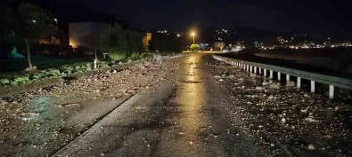 Deniz Taskini Karadeniz Sahil Yolu'nda Ulasimi Aksatti