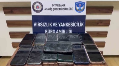 Diyarbakir Nevruz'unda 22 Cep Telefonu Çalan 5 Kisi Tutuklandi