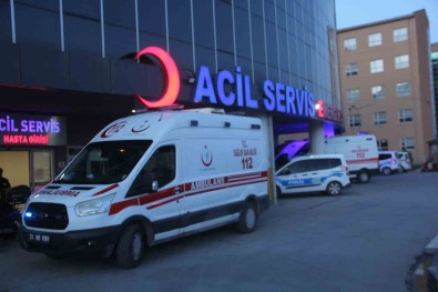 Erzincan'da Akrabalar Arasinda Silahli Kavga Açiklamasi 5 Yarali