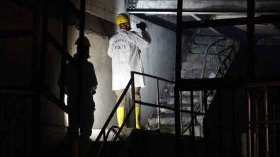 Geri Dönüsüm Deposu Ve 5 Is Yerinin Küle Döndügü Yanginda 1 Kisi Öldü