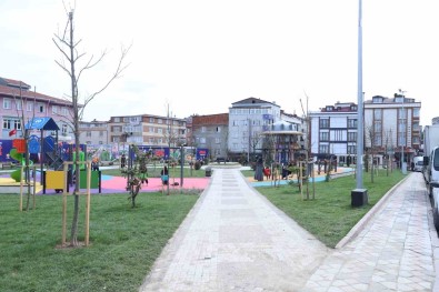 Sultangazi Belediyesi 50.Yil Mahallesi'ne Yeni Bir Park Kazandirdi