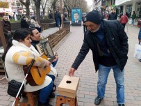 Engelli Sokak Müzisyenleri Ilgi Topladi Haberi