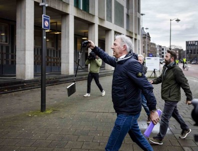 Hollandali Irkçi Grup PEGIDA'nin Lideri, Kur'an-I Kerim'e Yönelik Çirkin Saldirisi Nedeniyle Gözaltina Alindi