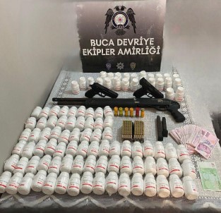 Izmir'de Uyusturucu Operasyonu Açiklamasi 5 Bin 589 Sentetik Hap Ele Geçirildi