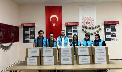 Karaman'da Gönüllü Üniversite Ögrencileri Iyilikte Yarisiyor