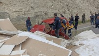 Sivas'ta Tir Otomobille Çarpisti Açiklamasi 1 Ölü, 3 Yarali Haberi
