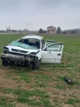 Sivas'ta Yoldan Çikan Otomobil Takla Atti Açiklamasi 3 Yarali