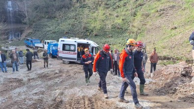 Trabzon'da Göçük Altinda Kalarak Hayatlarini Kaybeden Isçilerin Kimlikleri Belirlendi