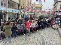 Vatandaslardan CHP'li Baskana Iftar Tepkisi Açiklamasi 'Orucumu Parayla Aldigim Suyla Açtim' Haberi