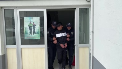 Adana'da 7 Suçtan 21 Yil Hapis Cezasiyla Aranan Hükümlü Polisten Kaçamadi