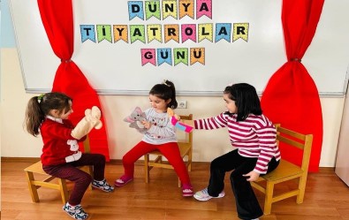 Anaokulu Ögrencileri Tiyatro Gününü Kutladi